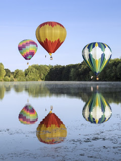 Hot air balloons (public domain photo)