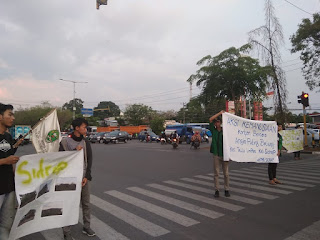 Bantu Korban Angin Puting Beliung di Tellu Limpoe,IPMI Sidrap Turun Ke Jalan