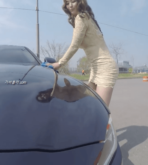 홀복입고 세차하는 엄상미 - 디쁠