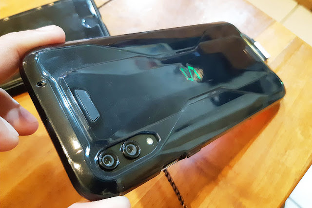 tampak belakang xiaomi black shark 2