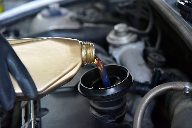 Toyota of Orlando | Auto Service Blog: 5 signs you need to schedule an oil change ASAP Toyota of Orlando | Auto Service Blog: 5 signs you need to schedule an oil change ASAP