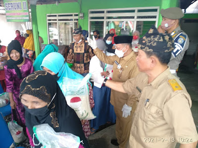 PENYALURAN BANTUAN BERAS PPKM 2021 DARI KEMENSOS RI PENYALURAN BANTUAN BERAS PPKM 2021 DARI KEMENSOS RI