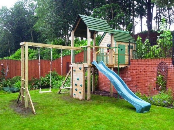 Super fun Playhouse for the kids!