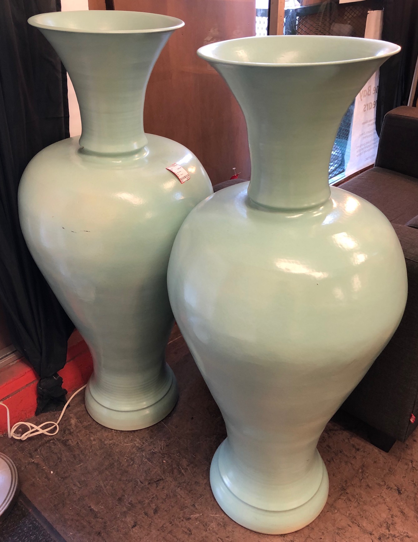 UHURU FURNITURE & COLLECTIBLES SOLD **BARGAIN BUY** 99939 100403