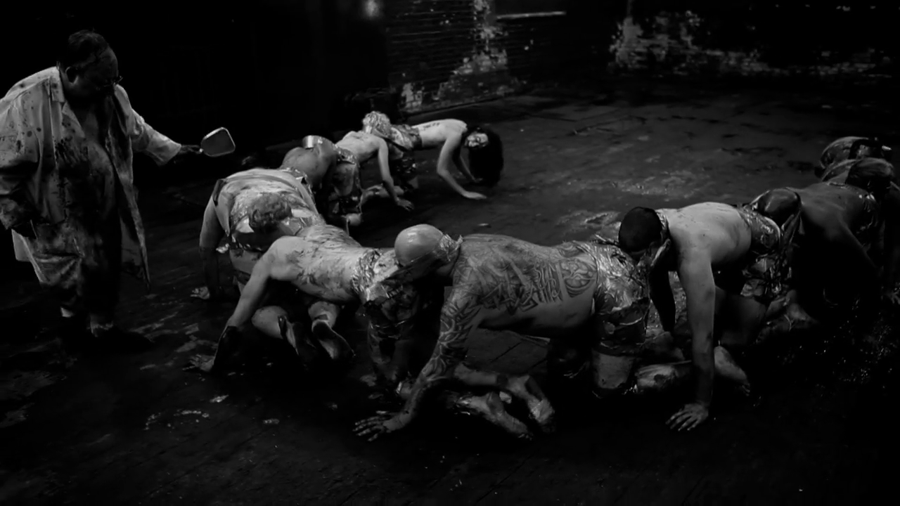 Review Movie "The Human Centipede 2" .