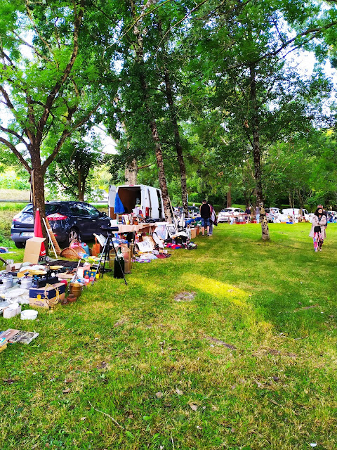 Bon week-end from a local antiques market