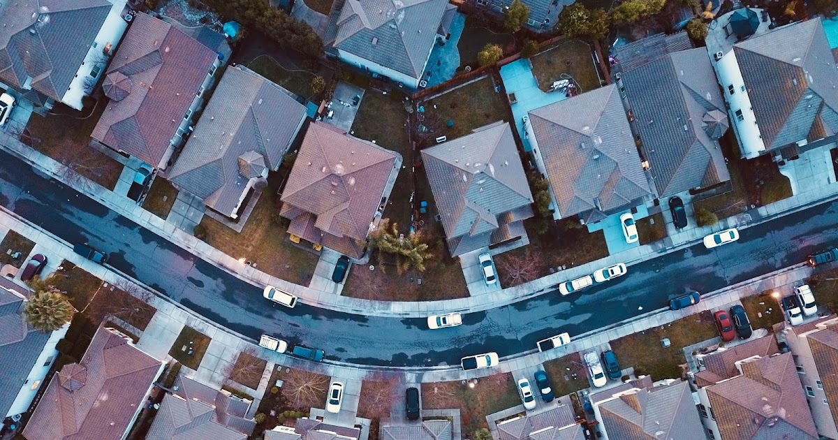 YoungEnglishChile Poetry "The City Planners" by Margaret Atwood