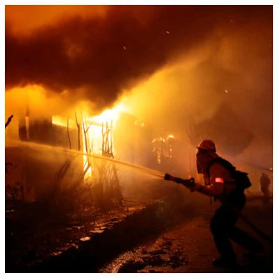 Los incendios Forestales de California obligan a 200,000 a huir