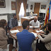 El Ayuntamiento de Utiel prorroga los convenios de colaboración con centros auditivos para implementar el audífono social
