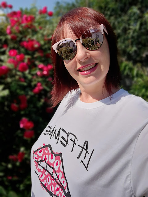 White 'La Femme' Slogan Print Lip T-Shirt https://femmeluxefinery.co.uk/products/white-la-femme-slogan-print-lip-t-shirt-rayna