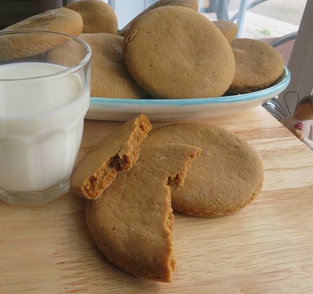 Old Fashioned Molasses Cookies (small batch) The English Kitchen