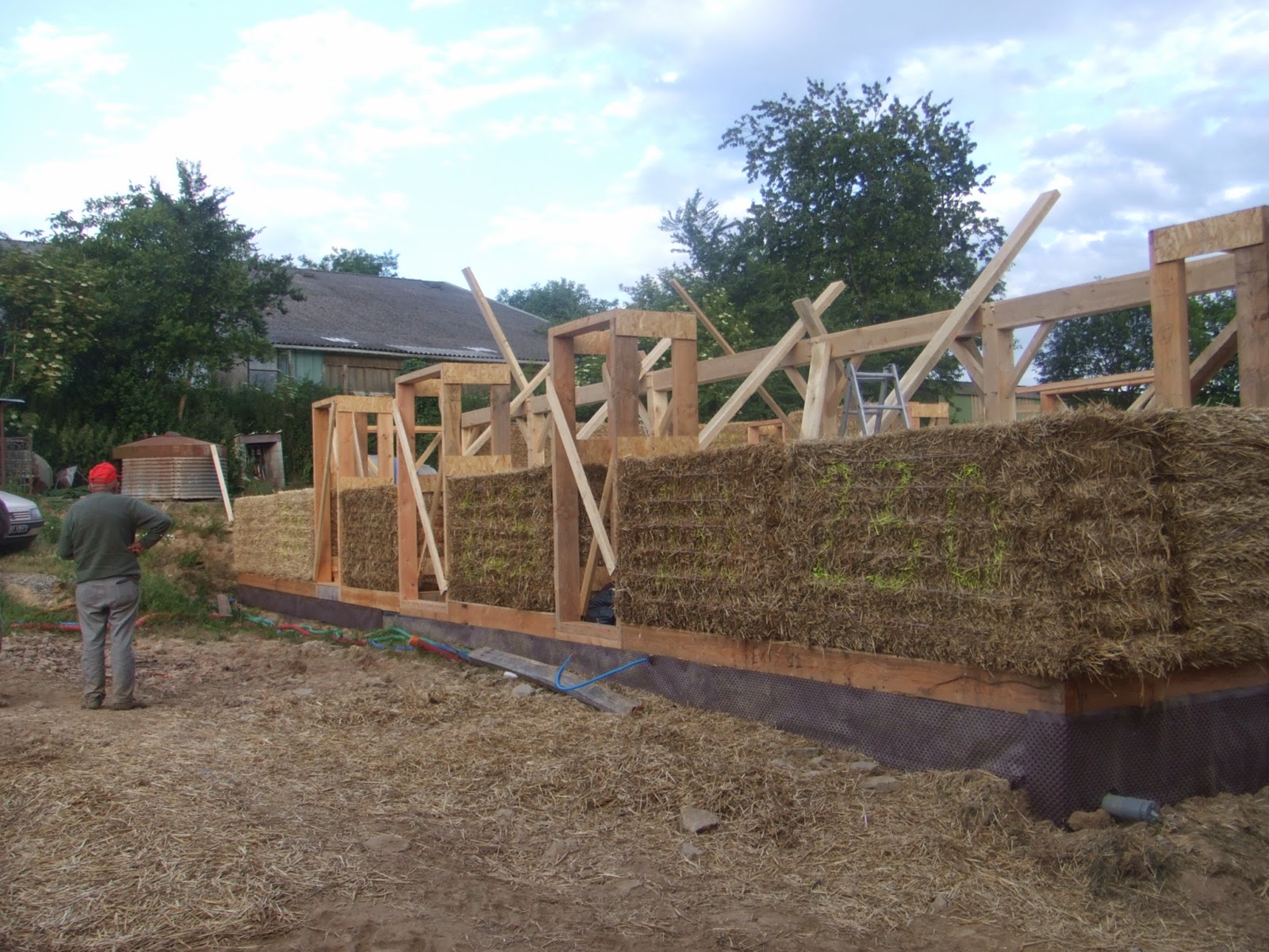 ty-plouz-l-histoire-de-l-autoconstruction-de-notre-maison-en-paille