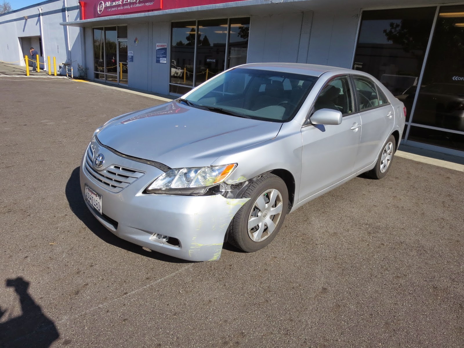 Damaged bumper and fender on 2009 Toyota Camry