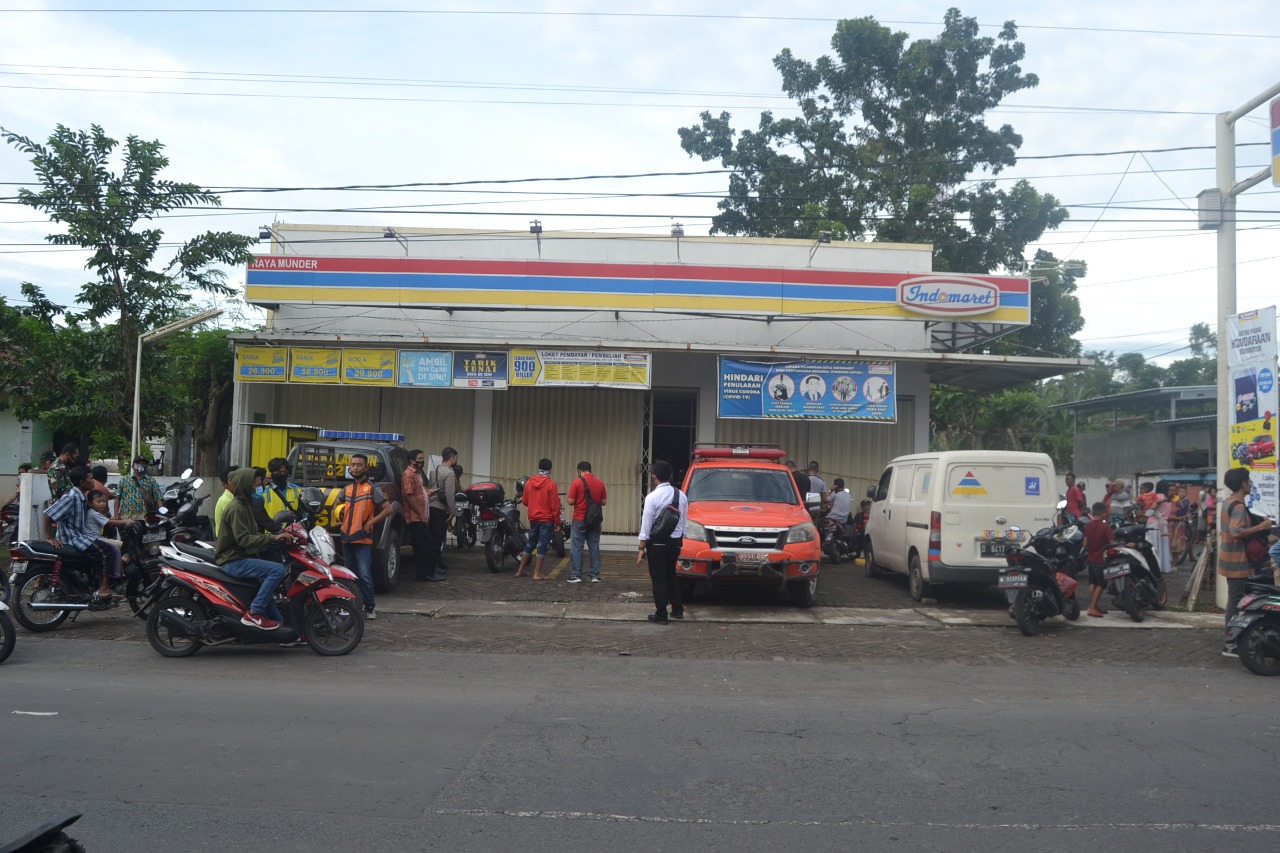 Tukang Servis AC Ditemukan Tewas di Atas Plafon Indomart