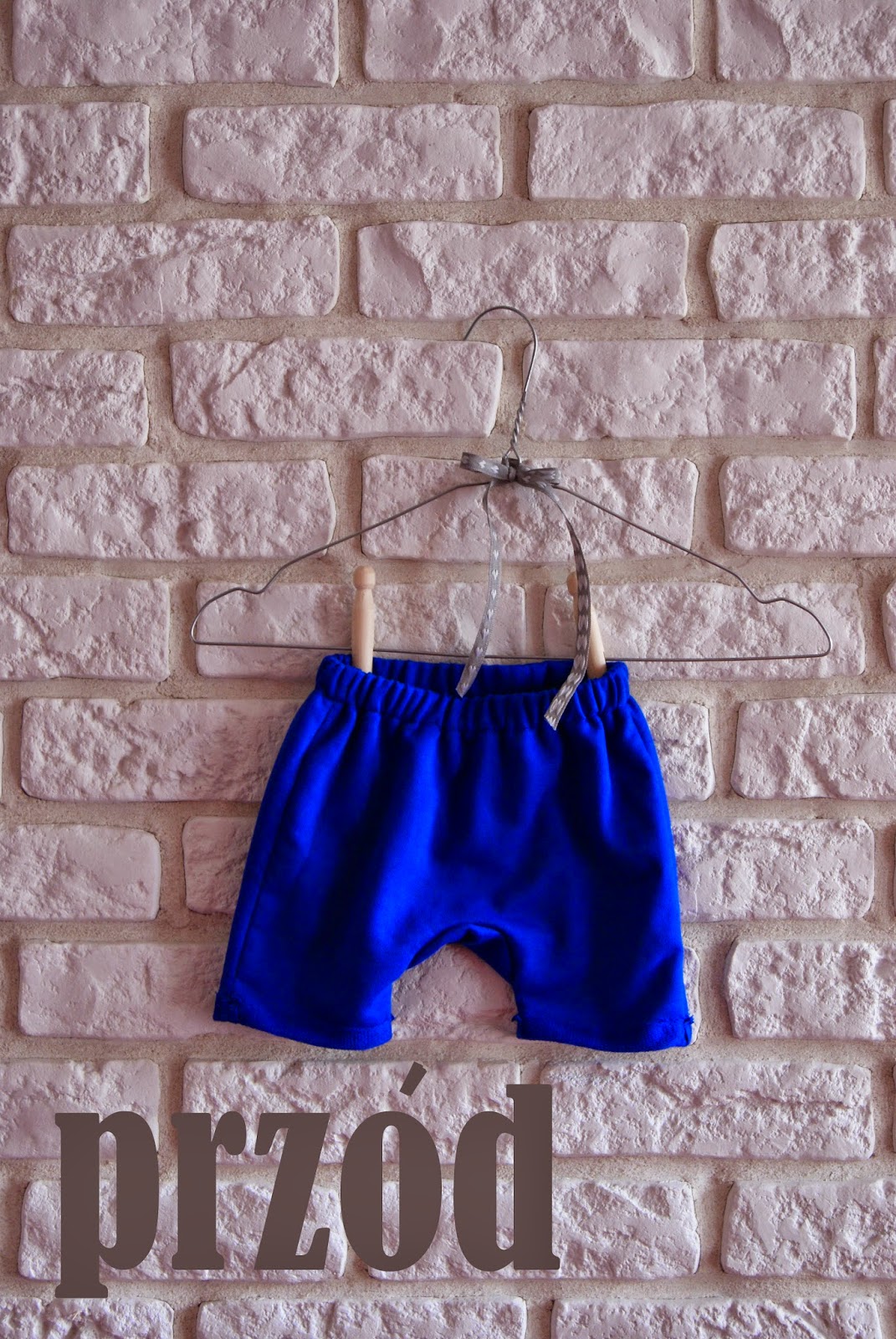 krótkie spodnie dla niemowlaka 2 dresowe portki niemowlęce 2