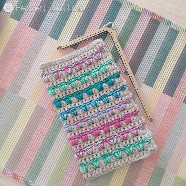 Scheepjes Catona and Bloom Clutch (free crochet pattern) from Susan Carlson of Felted Button Scheepjes Catona and Bloom Clutch (free crochet pattern) from Susan Carlson of Felted Button