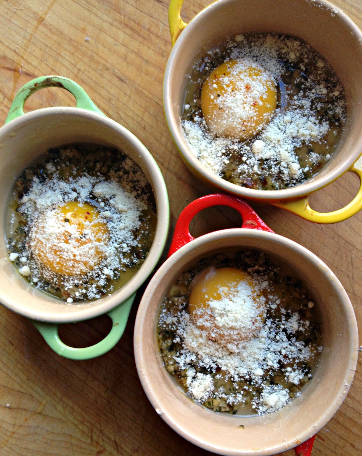 The Girly Girl Cooks Tomato & Garlic Pesto Egg Cups