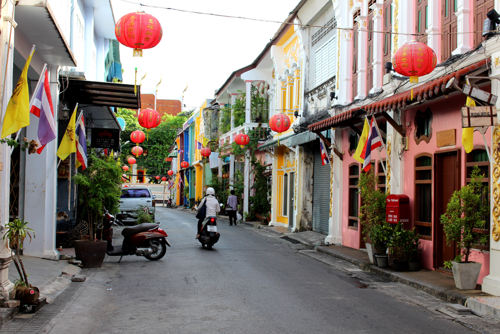 Улочка пхукет. Старый город пхукета фото. Старый город пхукета / phuket old town. Старый город пхукета. Олд таун пхукет.