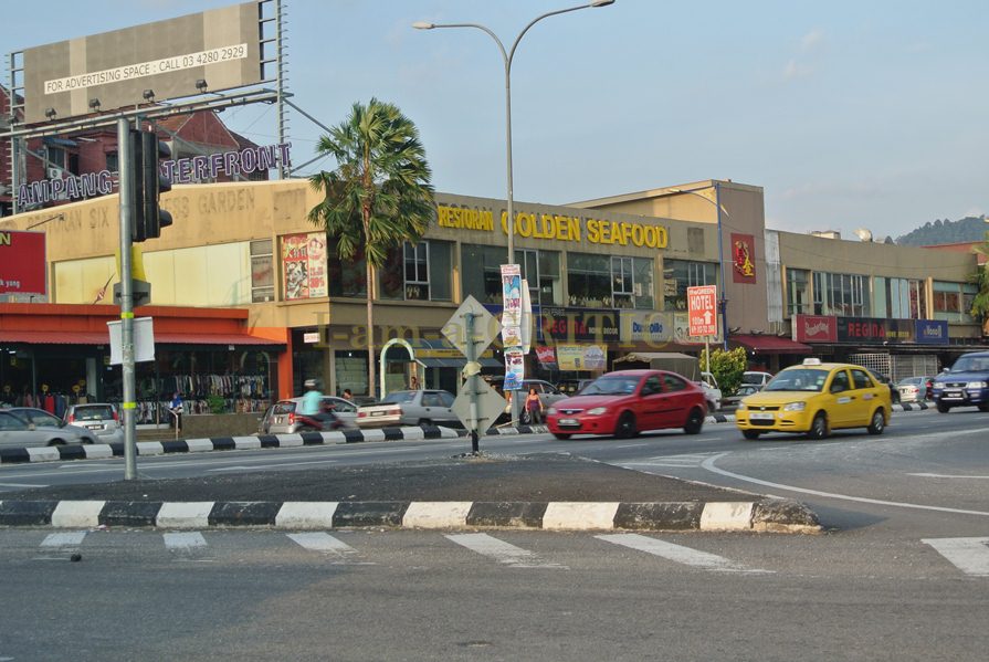 I am a CRITIC Restoran Golden Seafood Ampang Waterfront