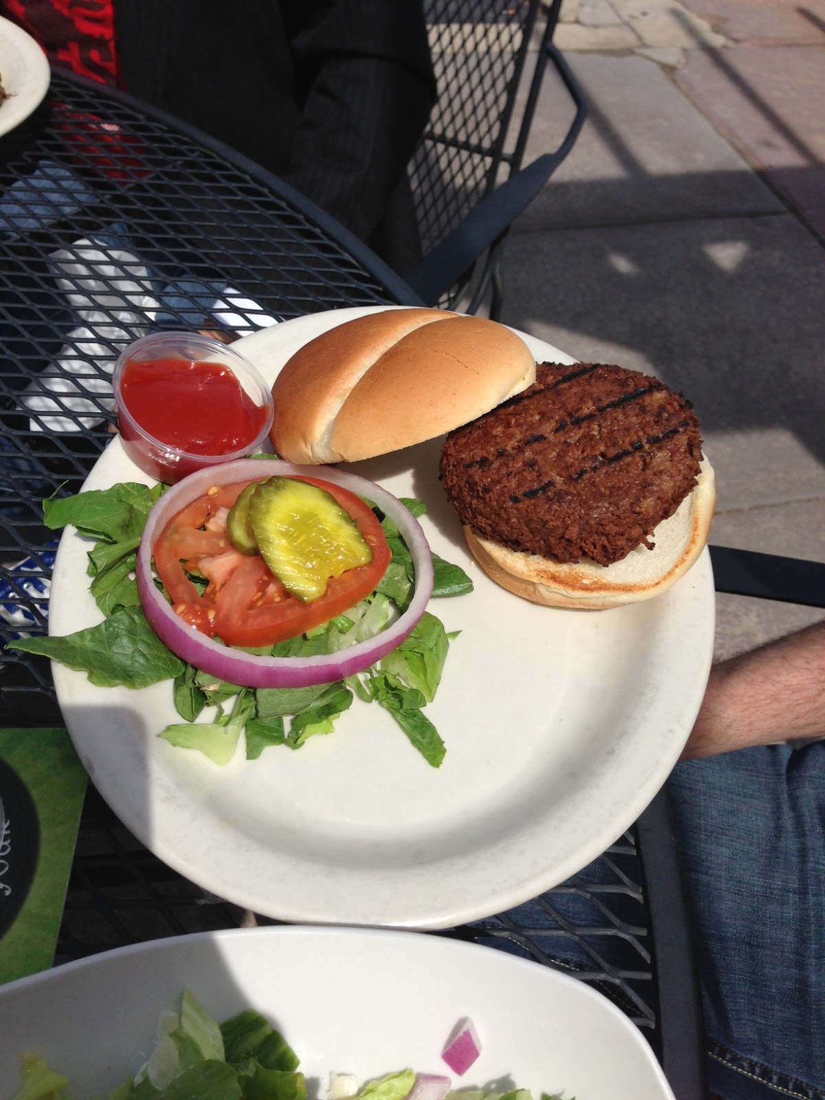 the Big Bitches Burger Club Fallon's Bar & Grill Meeting 40