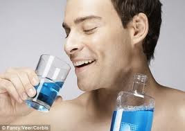 Yaya \u0e2d\u0e30\u0e44\u0e23\u0e2d\u0e22\u0e39\u0e48\u0e43\u0e19\u0e1b\u0e32\u0e01 : \u0e04\u0e27\u0e32\u0e21\u0e23\u0e39\u0e49\u0e40\u0e01\u0e35\u0e48\u0e22\u0e27\u0e01\u0e31\u0e1a\u0e0a\u0e48\u0e2d\u0e07\u0e1b\u0e32\u0e01\u0e41\u0e25\u0e30\u0e1f\u0e31\u0e19