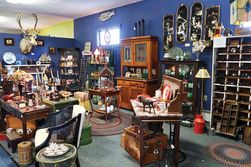 Best Antique Stores Maine Find Antique Malls Dealers In Maine Antiquestore Us [ 533 x 800 Pixel ]