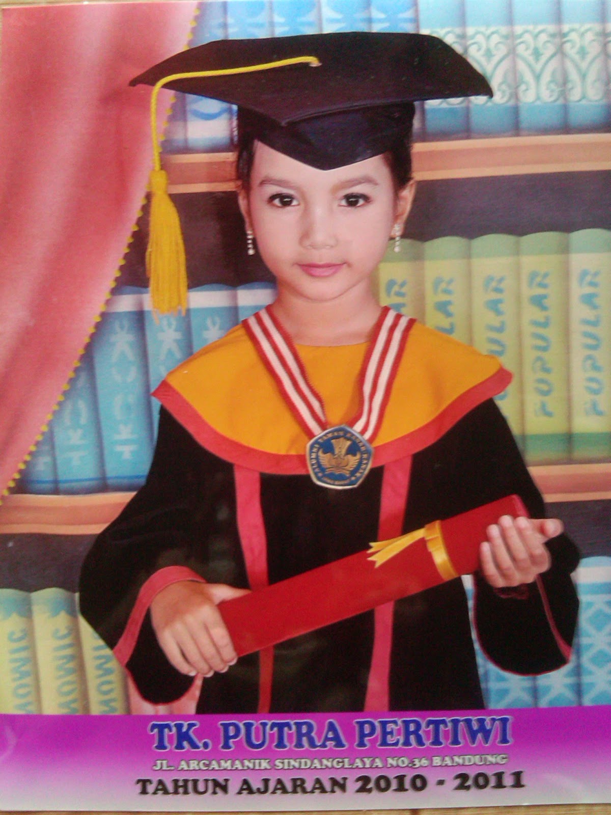 Edit Foto Anak Wisuda Tk dengan Konsep Profesi