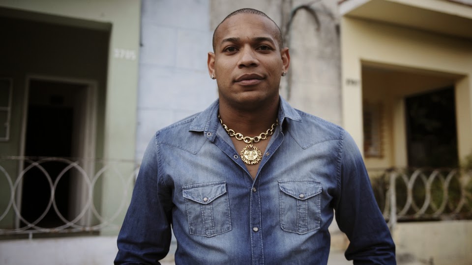 Alexander el de Gente de Zona se quedó en México. H. Tropical Press