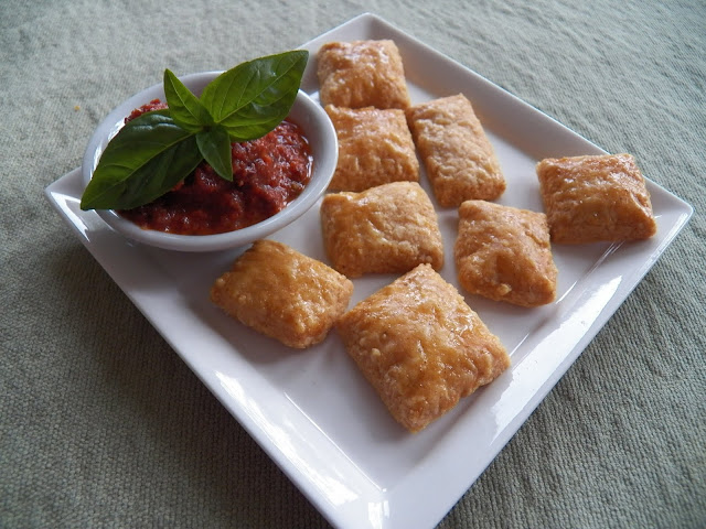 Roasted Red Pepper Tapenade with Cheese crackers