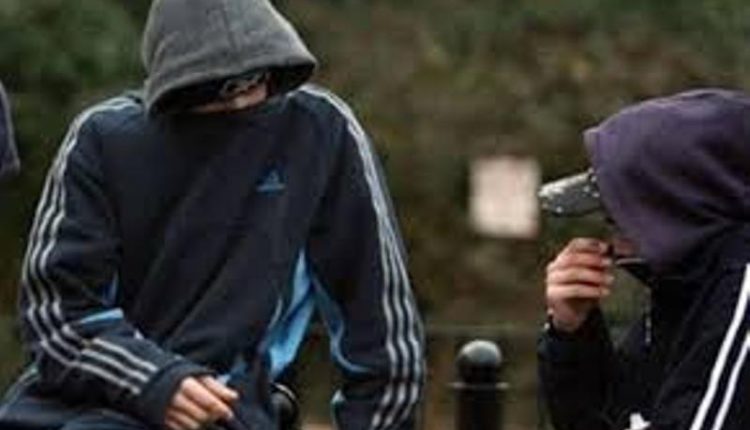 Τα αγρίμια αυξάνονται και πληθύνονται στην Ελλάδα: Συμμορία ανήλικων μαθητών λήστευε περαστικούς! Τα αγρίμια αυξάνονται και πληθύνονται στην Ελλάδα: Συμμορία ανήλικων μαθητών λήστευε περαστικούς!