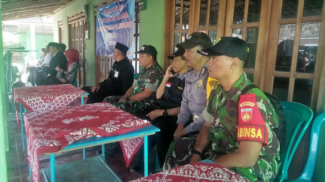 Babinsa Bersama Polsek Karangmalang Pam Kampanye Di Desa Jurangjero
