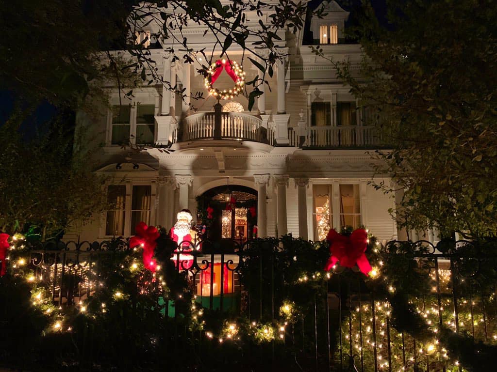 The Uptown Acorn It's Christmas Time {St. Charles Avenue & Uptown Lights}