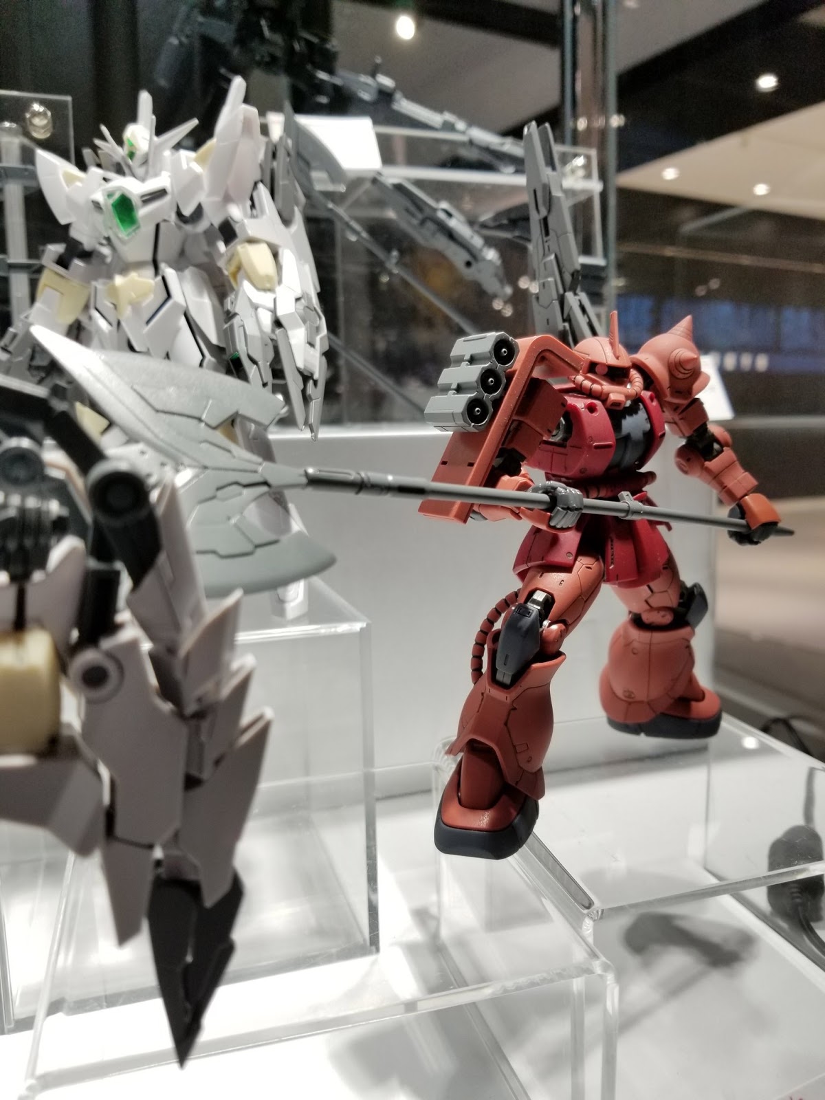 DeToyz The world's biggest Gundam Store The Gundam Base Tokyo