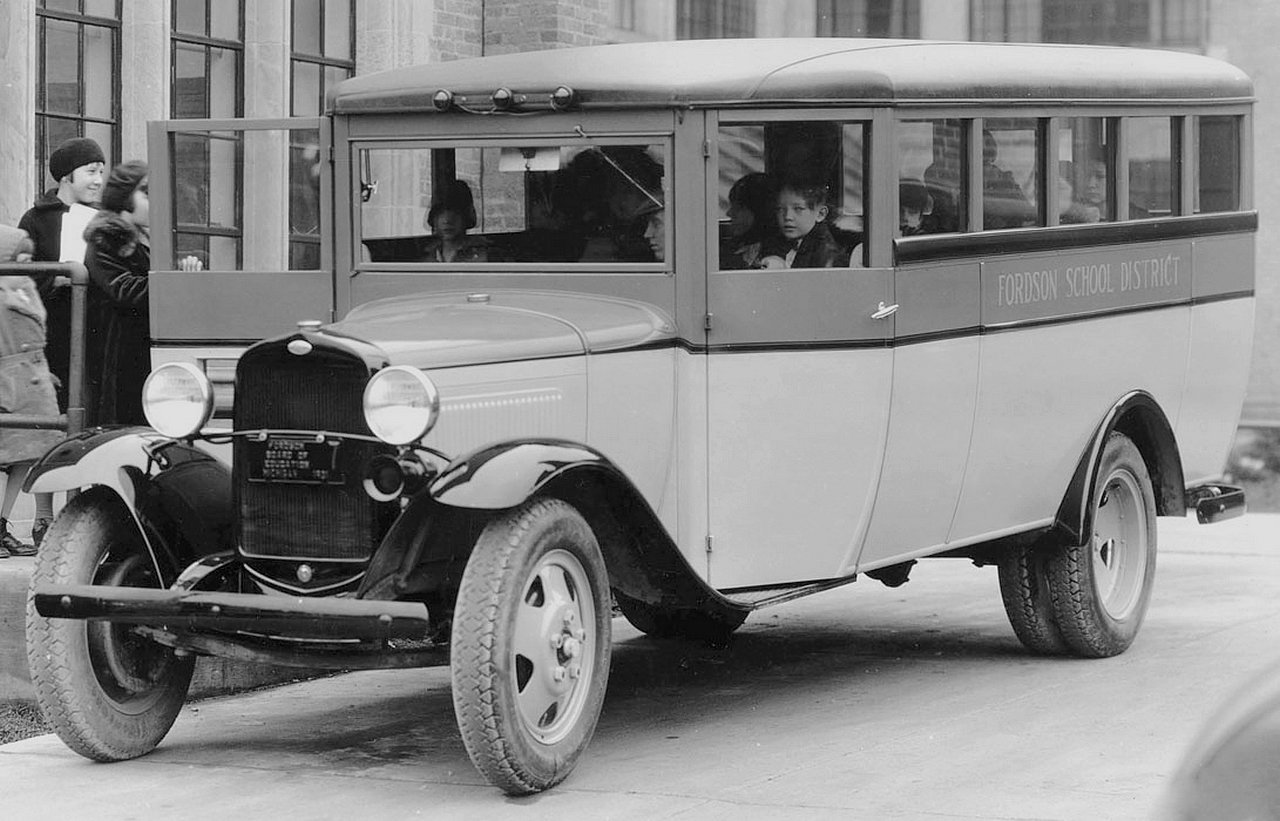 Амо уайт 1922. Автобус амо. Зил 325010. Зил 325000. Ford 1955 bus.