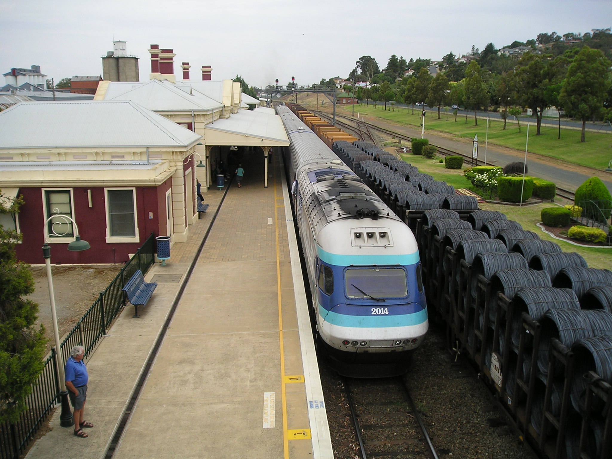 Building Wagga Wagga Wagga station Platform side pictures