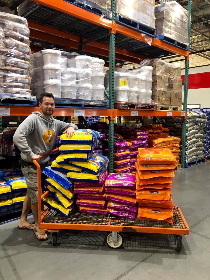 Pets Of The Homeless launches Victoria's first Pet Food Bank