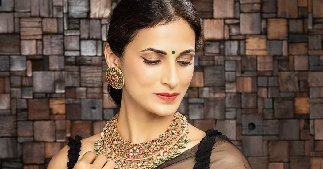 Shilpa Reddy Floral Kundan Choker - Jewellery Designs