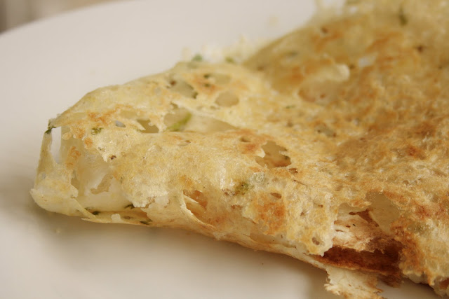 Salt.Pepper.Chili: Rava Dosa - Restaurant style (South Indian Crispy