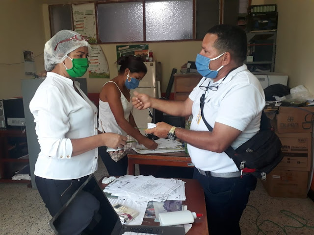 Alcalde Dasuki dona semillas para promover alimentación saludable, a través de huertas caseras en Maicao