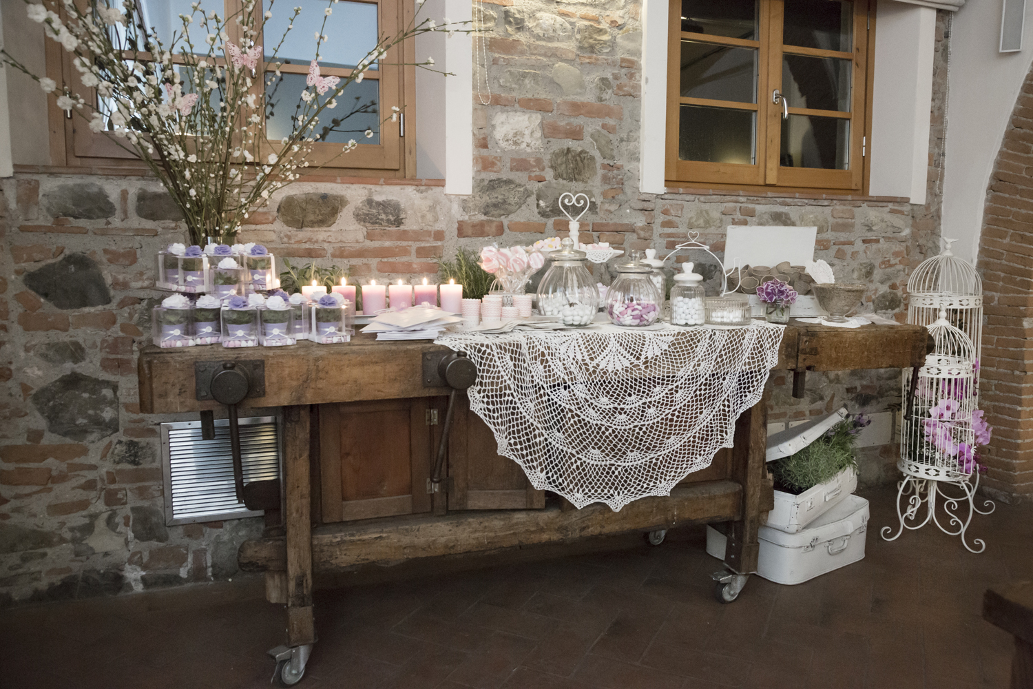 Pacchetti E Confetti Allestimento Shabby Chic Comunione Bimba