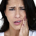 Perché mi fanno male i denti quando mi sveglio? Le cause comuni
