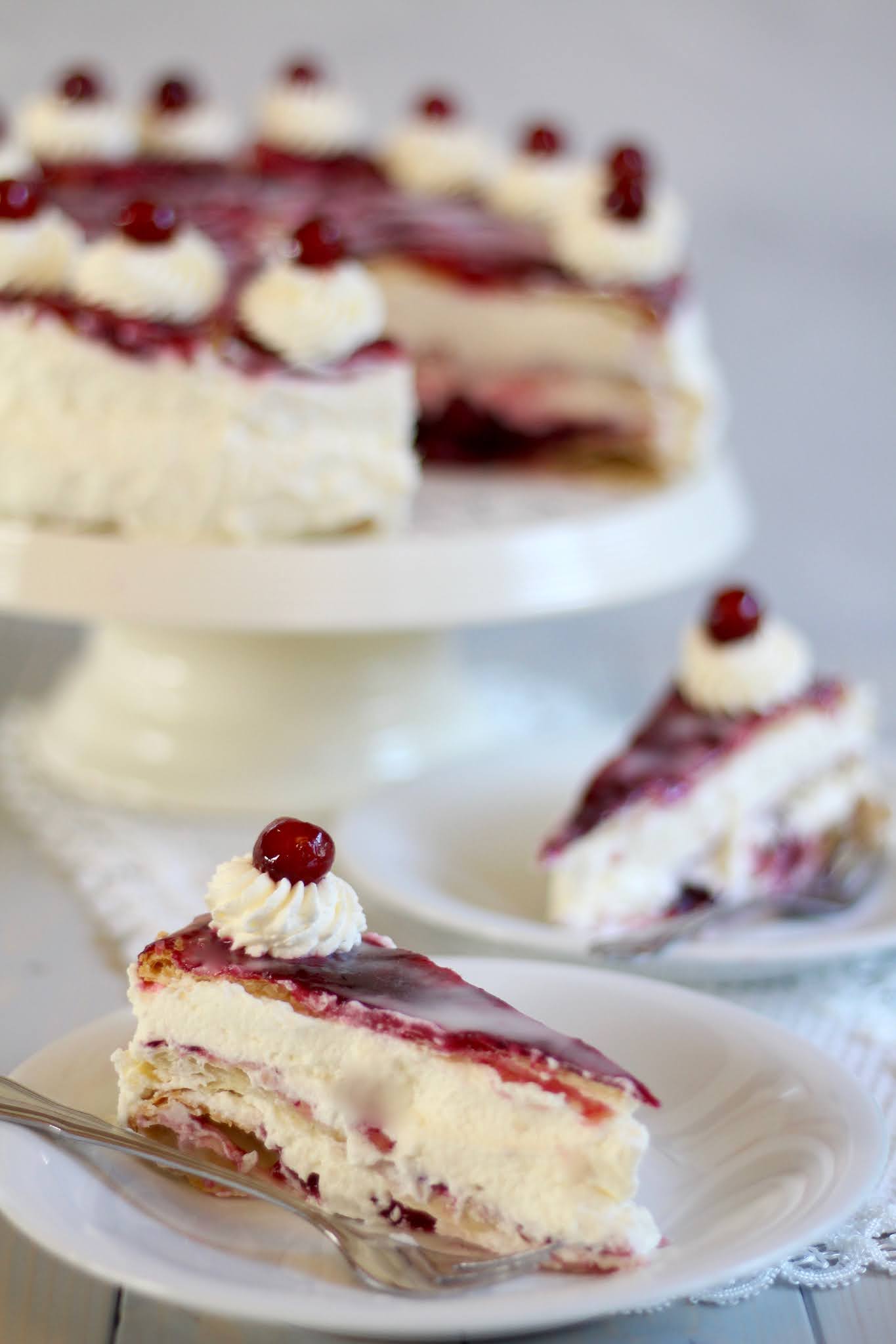 Holländer Kirschtorte Die ultimative Traumtorte aus Blätterteig, Sahne