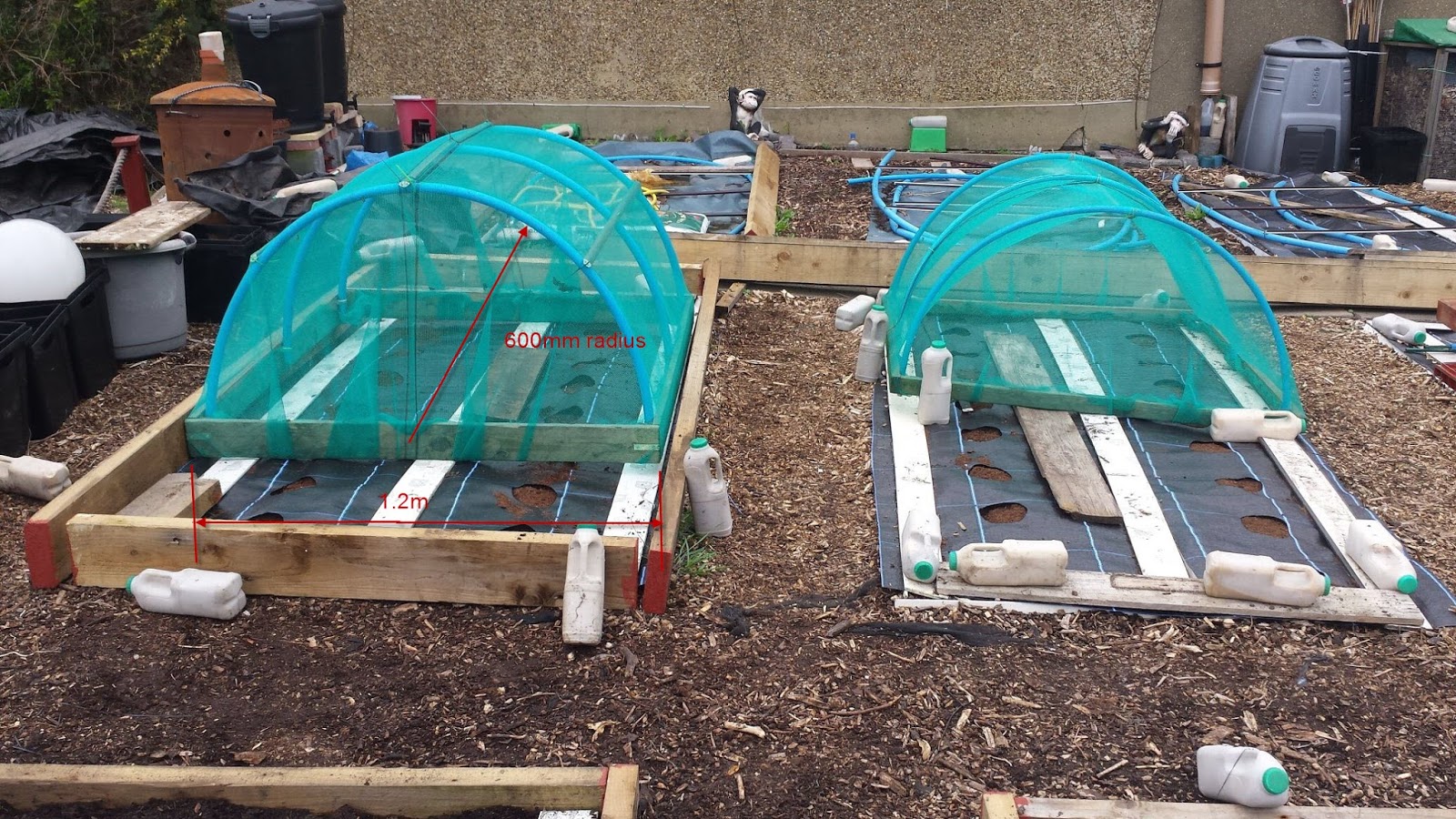 Alans Allotment Blue Water Pipe & Netting