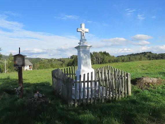 Przydrożny krzyż przydrozny