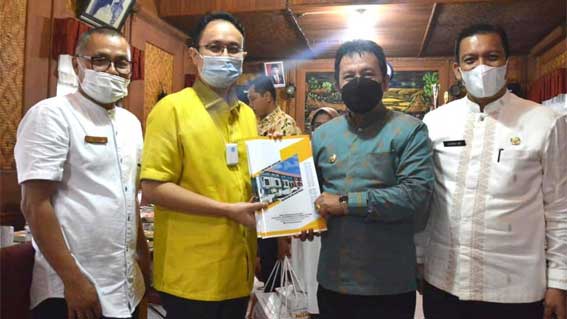 Wawako Asrul Serahkan Proposal Rest Area dan Pasar Pusat ke Wamendag