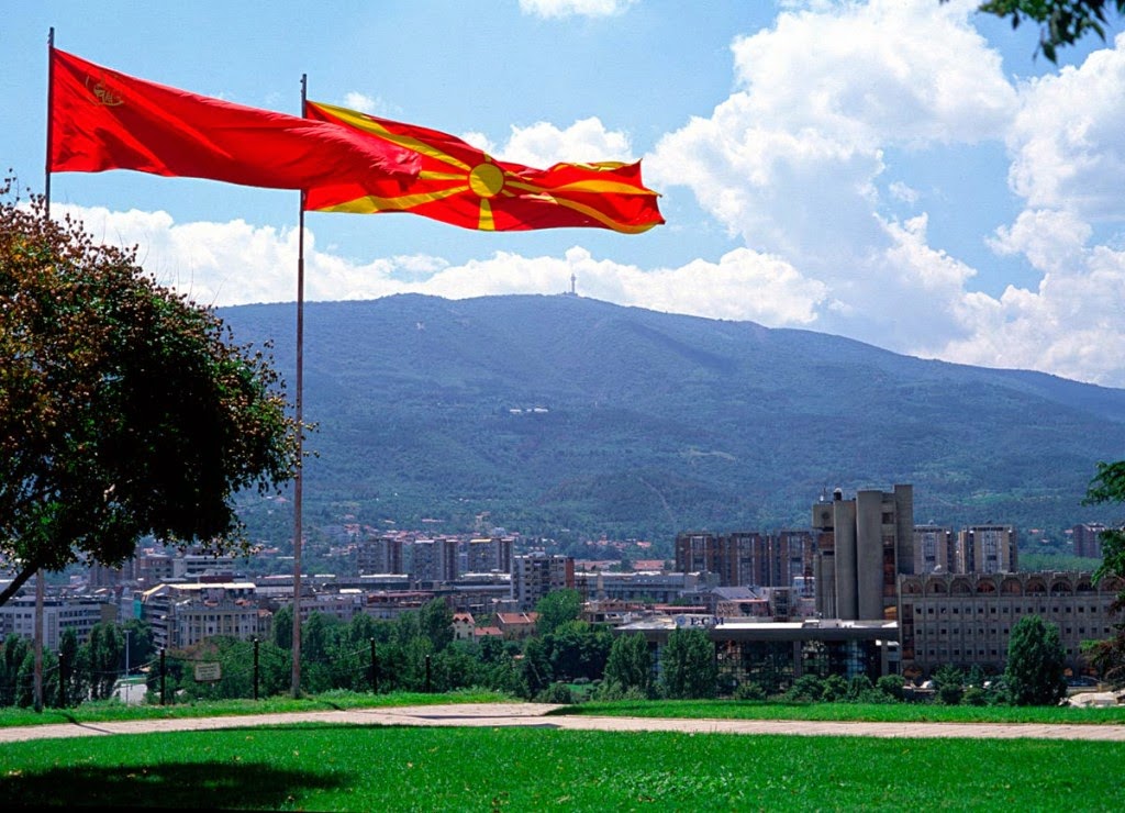 Σκόπια: Άγνωστοι εκτόξευσαν όλμους σε κυβερνητικό κτίριο