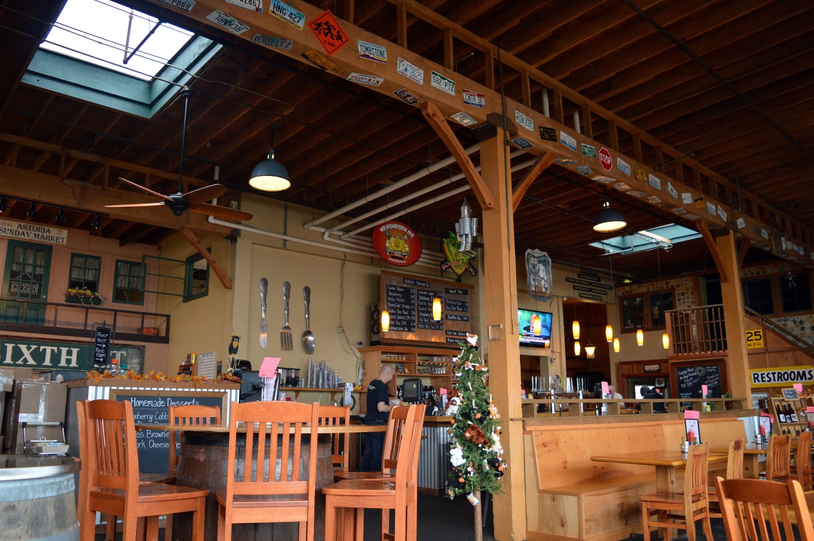 Lunch at Wet Dog Cafe and Brewery in Astoria