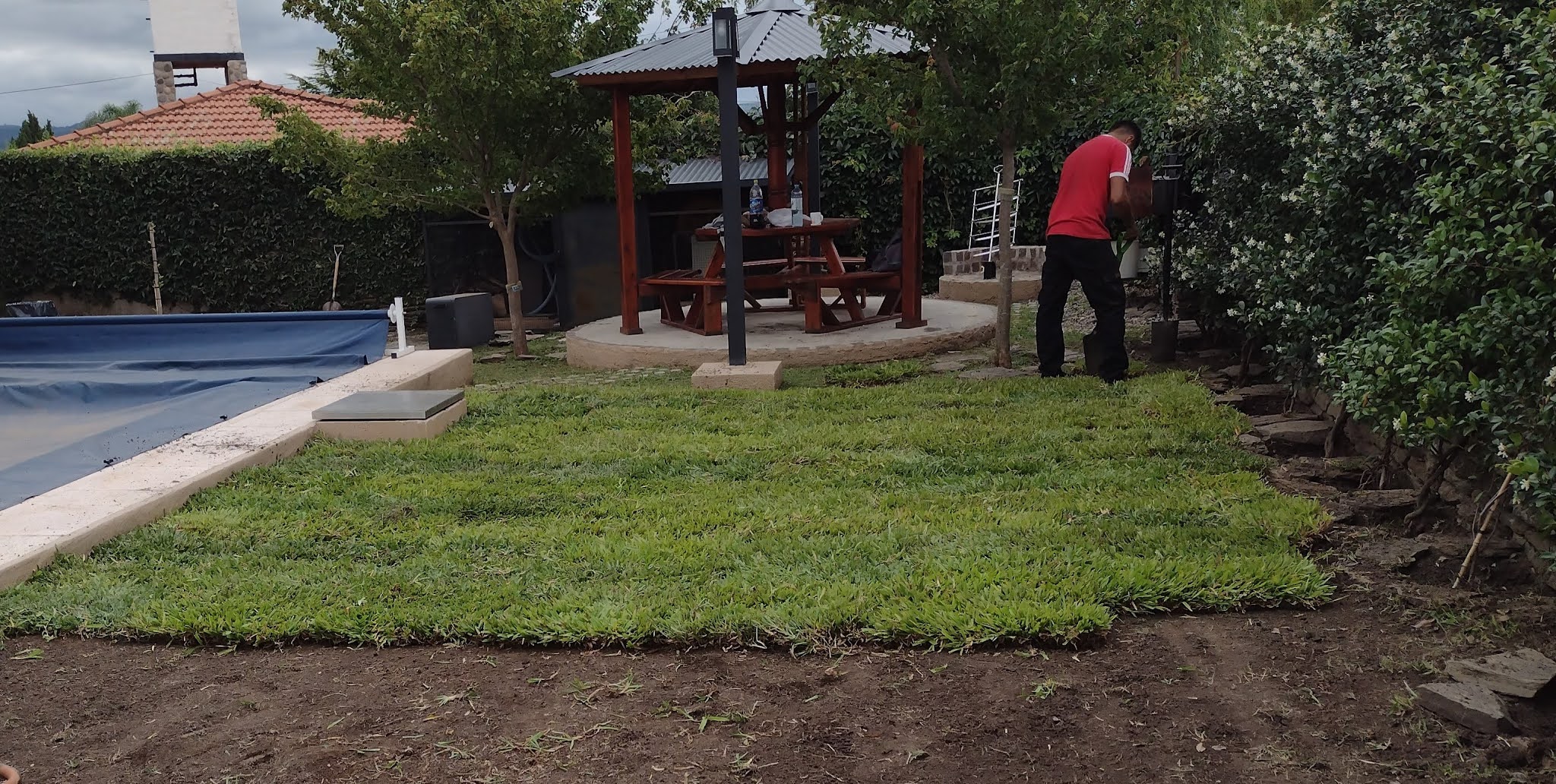 PASOS PARA LA IMPLANTACIÓN DE CÉSPED EN ROLLOS