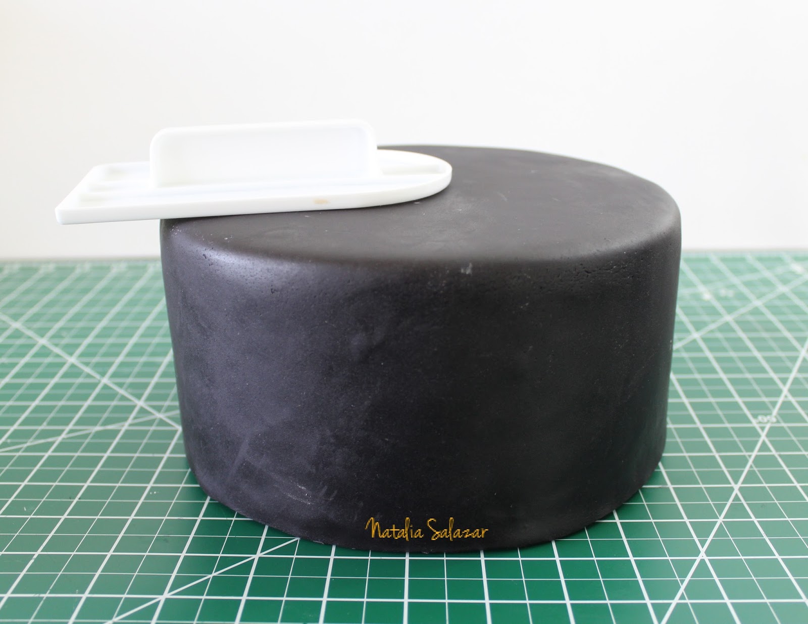 Cómo hacer FONDANT NEGRO profesional| DOS RECETAS| Natalia Salazar
