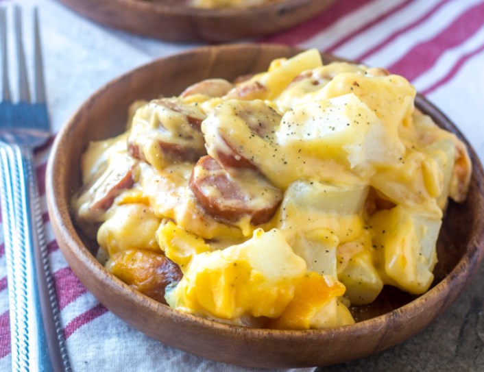Slow Cooker Sausage and Potato Casserole slowcooker dinner